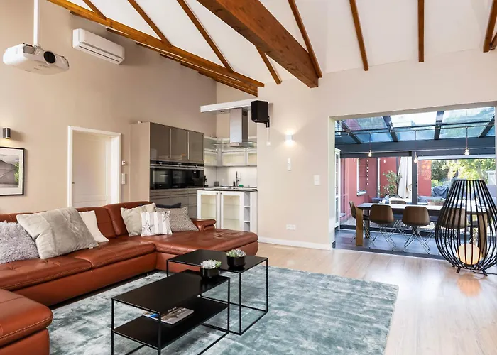 Von Maximus Βίλα