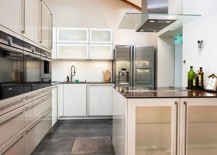 Von Maximus Βίλα *